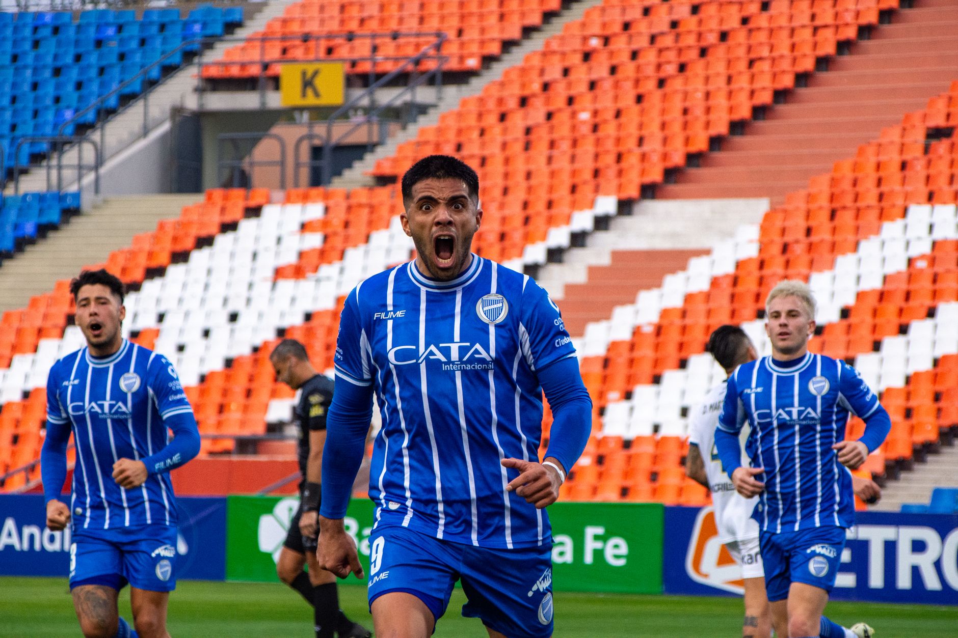 maillot bleu stade football