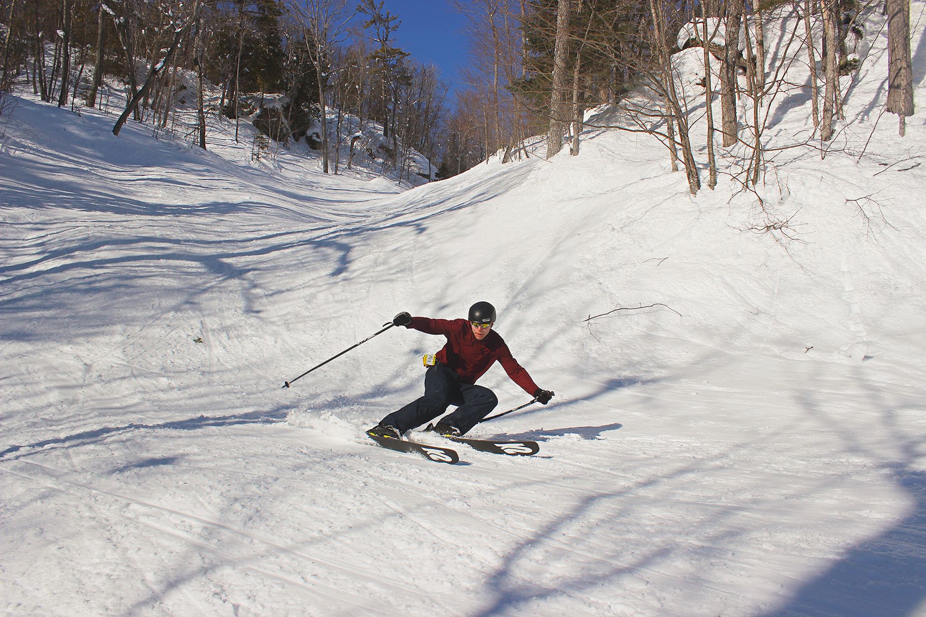 skieur virages serrés