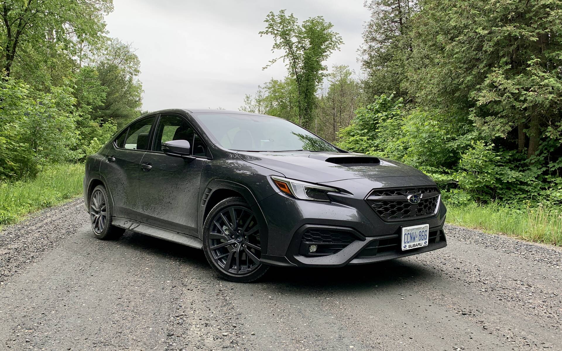 Subaru Impreza WRX STI d'occasion, berline sportive à transmission intégrale, vue de trois quarts avant